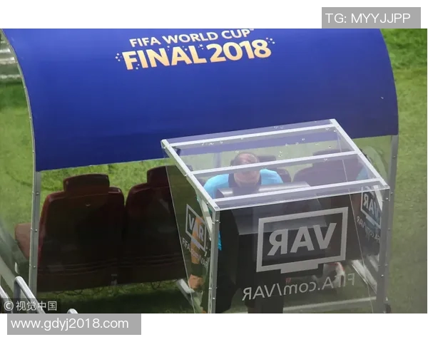 足球世界风云变幻：新赛季球队动态与球员转会深度分析